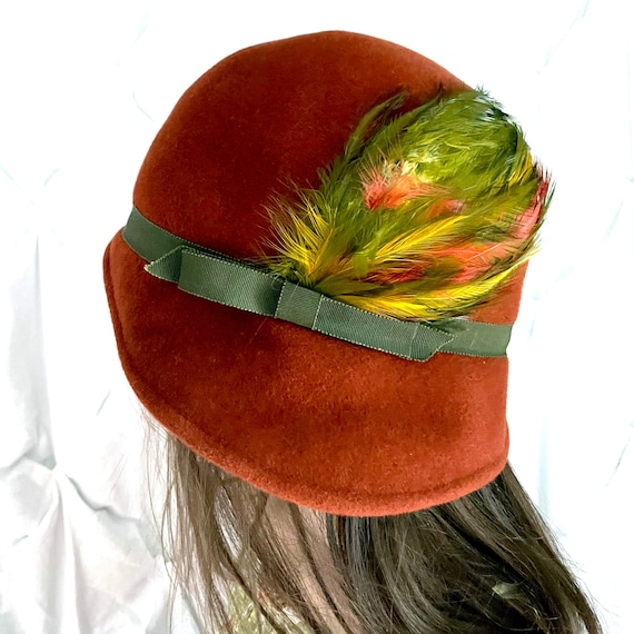 Vintage Cloche Rust Brown with Green Yellow Orange Feather Spray Olive Ribbon Band Hat with Small Brim 1940s Deluxe Velour Merrimac Body Fur