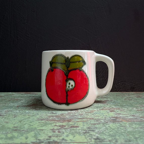 Vintage Apple Mug Ardencraft Handmade Ceramic Coffee Cup Red Apple Sliced Design 1970s Mug