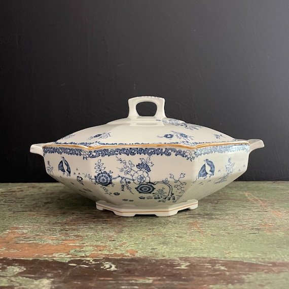 Antique Lidded Vegetable Bowl Blue White Old Bow Kakiyemon Woods Ware Octagonal Server w/ Lid and Handles Transferware Wood & Sons England