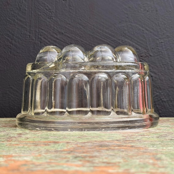 Vintage Jelly Mold, Clear Glass Bubbles Design, 1 Pint Capacity