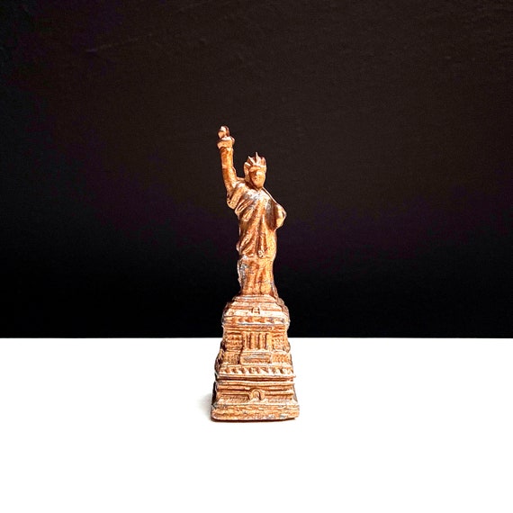 Vintage Statue of Liberty Tiny Copper Lady Liberty Souvenir NYC Cast Metal Symbol Of Liberty Freedom USA Memorabilia