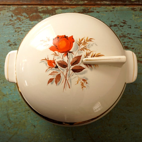 Vintage Covered Bowl Lamode Pattern Rare 1940s 50s Casserole with Lid Orange Rose Pattern Gold Band Off White Covered Server Deco Handle