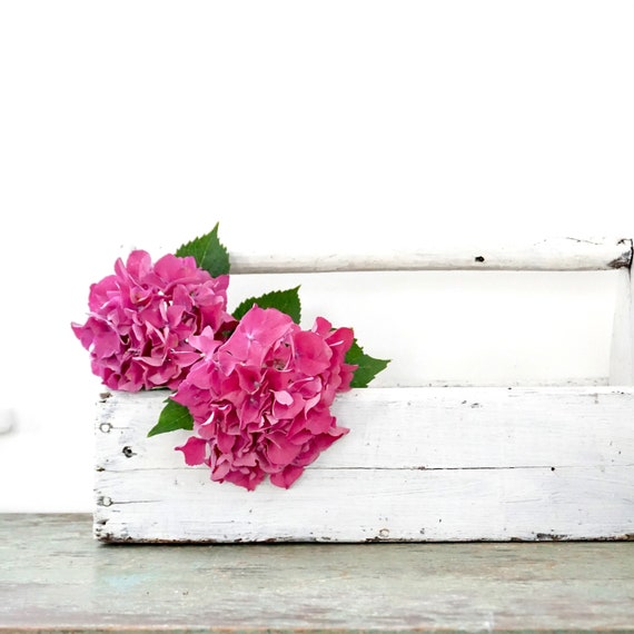Vintage Wood Caddy White Painted Handmade Primitive Carpenter's Tool Box Rustic Storage Decor Planter