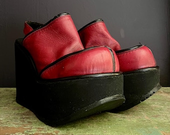 Vintage Platforms Luichiny Shoes Red 90s Mega Platform Mules Cherry Red Leather Piping Black Wedge Platform Base Club Shoes Size 10B Women's