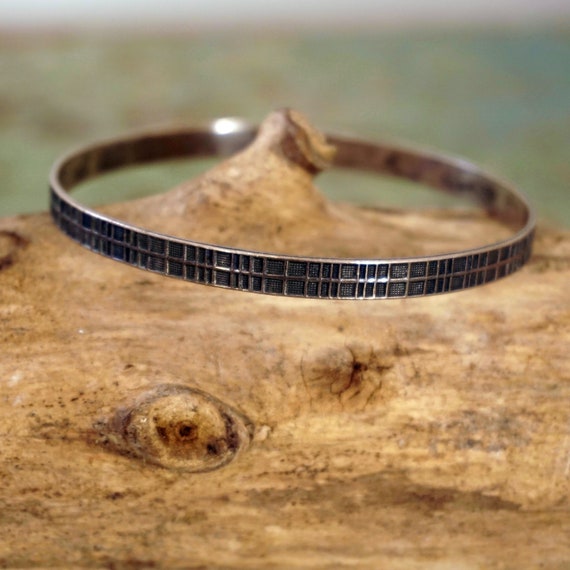 Vintage Silver Bangle Grid Pattern Textured Silve… - image 9