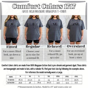 Pode incluir: Imagem de camisetas Comfort Colors 1717 para adultos, em algod&atilde;o ringspun pesado. A imagem mostra quatro modelos vestindo tamanhos diferentes: M, L, XL e 2XL. O texto fornece orienta&ccedil;&otilde;es de tamanho: Ajustado, Regular, Relaxado e Oversized. As camisetas s&atilde;o feitas de 100% algod&atilde;o ringspun.