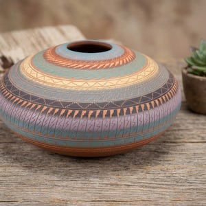 Large 10" Signed Sgraffito Seed Pot – Hand-Etched Southwest Pottery – Earth Tone Geometric Decor