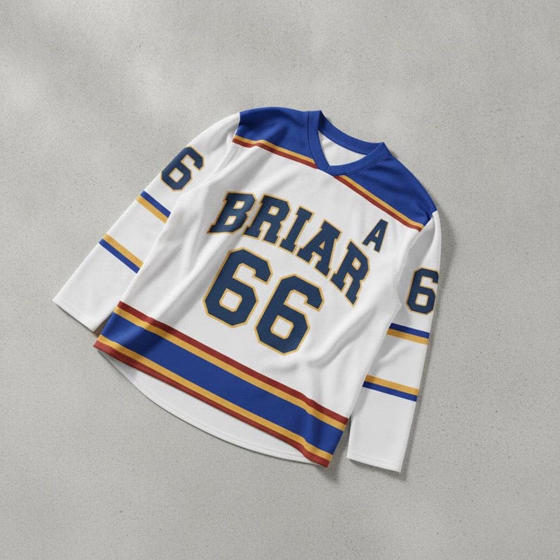 maillot briar u
off campus merch
merch booktok
di laurentis 66
garrett graham 44
cadeau lectrice
romance sportive
maillot de hockey
vetement bookish
sweat briar u
book boyfriend
john logan 22
hockey romance