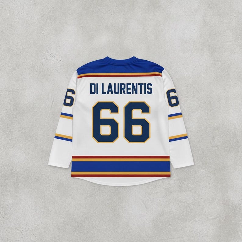 maillot briar u
off campus merch
merch booktok
di laurentis 66
garrett graham 44
cadeau lectrice
romance sportive
maillot de hockey
vetement bookish
sweat briar u
book boyfriend
john logan 22
hockey romance