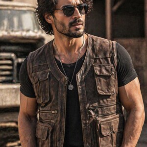 Chaleco utilitario de cuero de vaca envejecido para hombre, personalizado - Ropa de trabajo táctica sin mangas con múltiples bolsillos