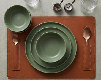 Juego de 6 manteles individuales de cuero hechos a mano con bolsillos para cubiertos, decoración minimalista para el comedor.