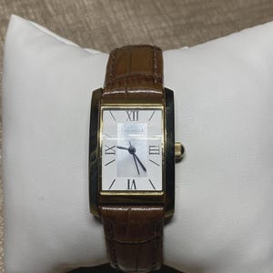 Reloj rectangular de cuarzo Caravelle by Bulova – Esfera romana – Correa original
