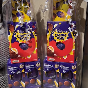 Cesta de ovos de Páscoa empilhados imagem 4