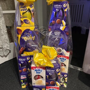 Cesta de ovos de Páscoa empilhados imagem 7