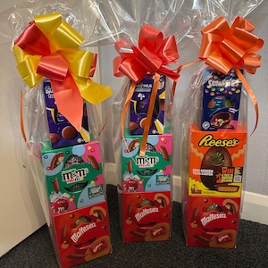 Cesta de ovos de Páscoa empilhados imagem 8