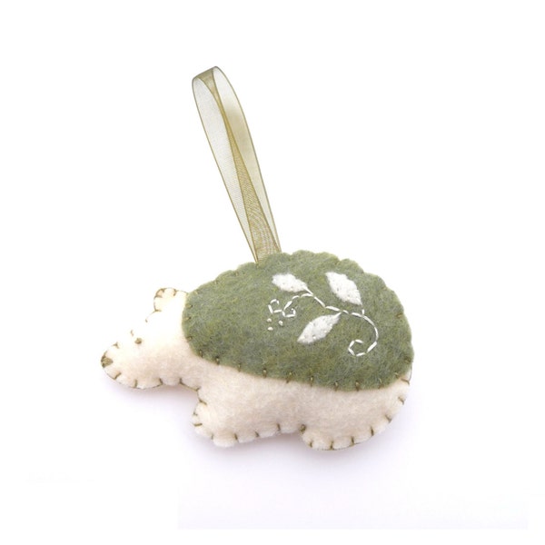 Igel-Christbaumkugel in grün und Creme, Nr. 204