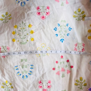 Vintage Kissenbezug mit floralem Flower Power Blumenstoff