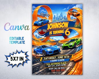 Pode incluir: Um modelo de convite colorido com tema de carros de corrida. O design apresenta carros de corrida em uma pista com laços laranja, uma paisagem urbana e o texto "JOHNSON IS TURNING 6". O convite tem 12,7 x 17,8 cm e inclui detalhes do evento.