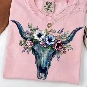 Calavera de toro floral con técnica de empaste PNG / Tonos vibrantes de joyas, pinceladas intensas (descarga digital)