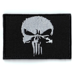 Puede incluir: Un juego de tres tazas de cerámica con un acabado moteado y mate. Las tazas son de color crema, marrón claro y marrón oscuro. Cada taza tiene un diseño simple y minimalista.