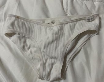 Women’s White Soft Cheeky Bottoms Undies Thong Size Small