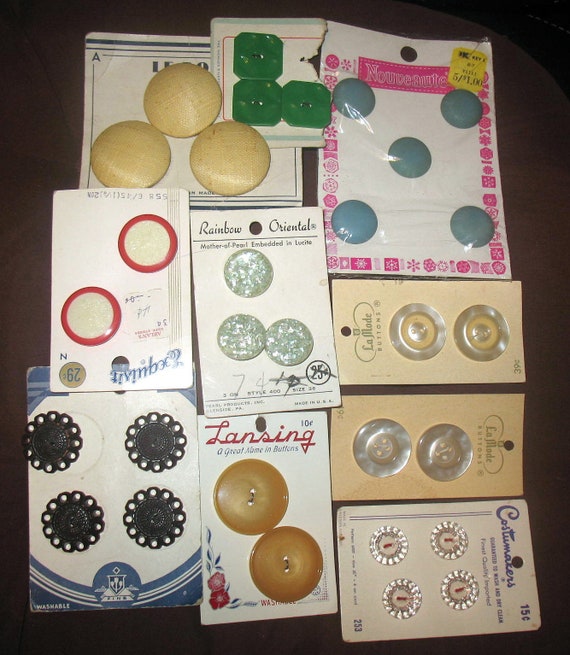 REDS Lot of 10 Cards Vintage Sewing Buttons on Original Cards