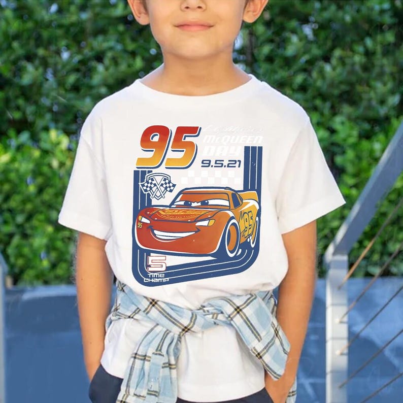 Vintage Lightning McQueen Shirt, Pixar Cars Shirt, Retro McQueen Graphic Tee, DisneyFamily Vacation Trip Shirt 2026 Bild 3
