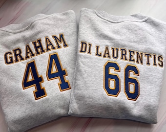 Sudadera personalizada con bordado de camiseta de hockey / Sudadera con cuello redondo personalizada con nombre y número / Regalo romántico para amantes del hockey universitario / Aficionado al hockey intelectual