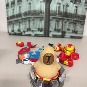 Iron Man Capybara 3D Printed Figure with LED Base - Funny Desk Decor 画像 4