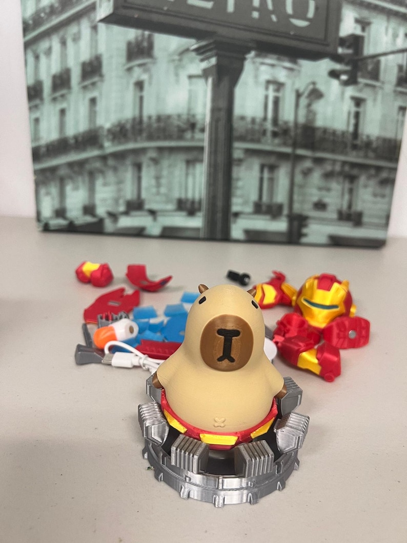 Iron Man Capybara 3D Printed Figure with LED Base - Funny Desk Decor 画像 4