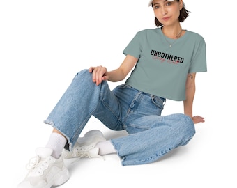 Crop top senza pretese per donna, t-shirt grafica minimalista, maglietta con citazione sulla sicurezza di sé, top alla moda per tutti i giorni