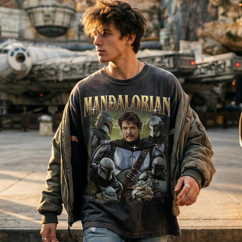 Vintage Mandalorian Shir,t Din Djarin Grogu Star Wars-skjorta, This Is The Way-skjorta, Pedro Pascal Star Wars-tröja, Disneyland Mandalorian-skjorta bild 1