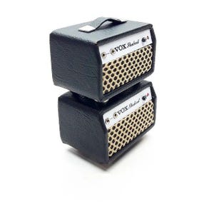 Conjunto de amplificador y monitor de escenario en miniatura – Mini estudio de música para casa de muñecas realista, coleccionable hecho a mano, ideal para exhibición o regalo, escala 1/12.