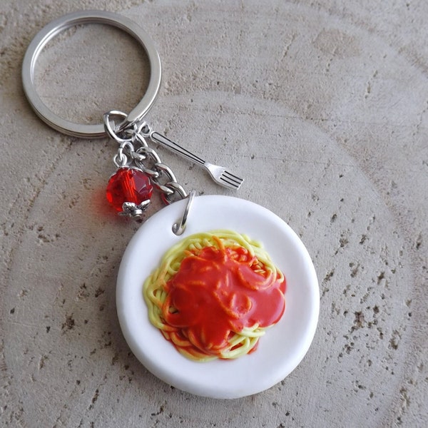 Porte-clés spaghetti à la tomate créé à la main en pâte polymère