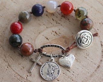 Pulsera Religiosa con San Miguel – Protección Divina, Ágata Natural, Corazón y Cruz
