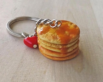 Realistischer Pfannkuchen-Schlüsselanhänger aus Fimo | Handgefertigtes Miniatur-Lebensmittel | Schlüsselanhänger für amerikanisches Frühstück