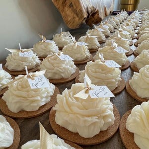 Vela de peônia | Vela decorativa, vela de peônia, vela de flor, lembrancinhas, presente para convidados