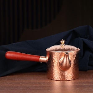 Tetera artesanal de cobre puro / Tetera para preparar té en la estufa / Tetera de cobre martillado con asa / Tetera vintage / Regalo para el Día de la Madre