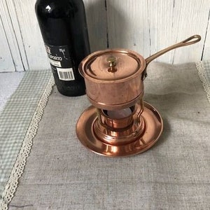 Vintage, Frans, koper en messing, warmhoudpan voor buffetvoedsel, kleine koperen sauskom met warmer, fonduepan met standaard