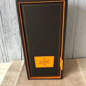 Veuve Clicquot Ponsardin, box for Bottle of Champagne Orange and Black 2006, Unique, Rare. image 2