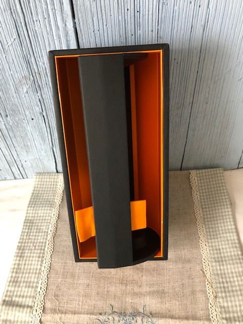Veuve Clicquot Ponsardin, box for Bottle of Champagne Orange and Black 2006, Unique, Rare. image 5
