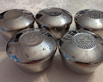 Vintage koreanska risskålar i rostfritt stål med lock, set om 5, etsade