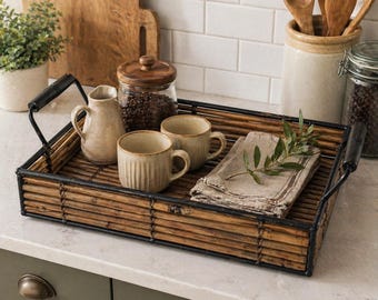 Bandeja de servir vintage de bambú y hierro fundido con asas, bandeja rústica bohemia, decoración de inspiración asiática, organizador de mesa de centro.