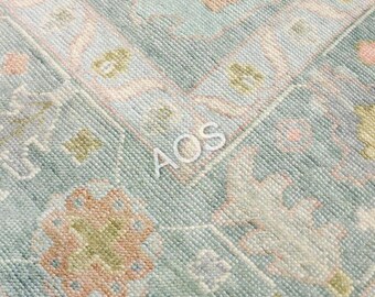 Alfombra Oushak anudada a mano de 9x12 pies en color verde salvia, alfombra turca moderna para sala de estar, alfombra de lana a cuadros en tonos verde y crema, alfombra grande hecha a medida.