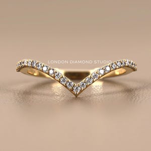 Anel de diamante em formato de V, aliança de casamento em ziguezague, anel curvo para usar em conjunto com outros anéis, aliança minimalista de diamante, anel de encaixe, anel protetor para noivado