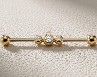 Piercing industrial de triple piedra con barra, diamante de talla redonda, oro de 10K, 14K o 18K y plata de ley.