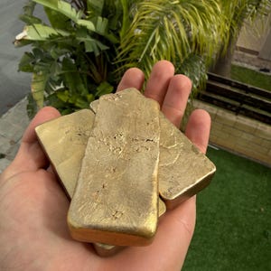 1250 grammi di lingotto d'oro di scarto per il recupero e la raffinazione dell'oro, pin per computer fusi, monete