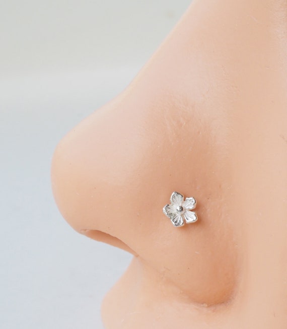 Sterling Silver,Diamond NP1057 Flower Nose Stud At ₹ 999/piece In Mumbai - Foto 11