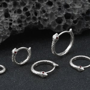 SNAKE HUGGIE EARRINGS/ Dainty Hoop Earrings/ Snake Cartilage Hinged Hoop /Snake Helix Earrings/Snake Conch Earring (1pc)