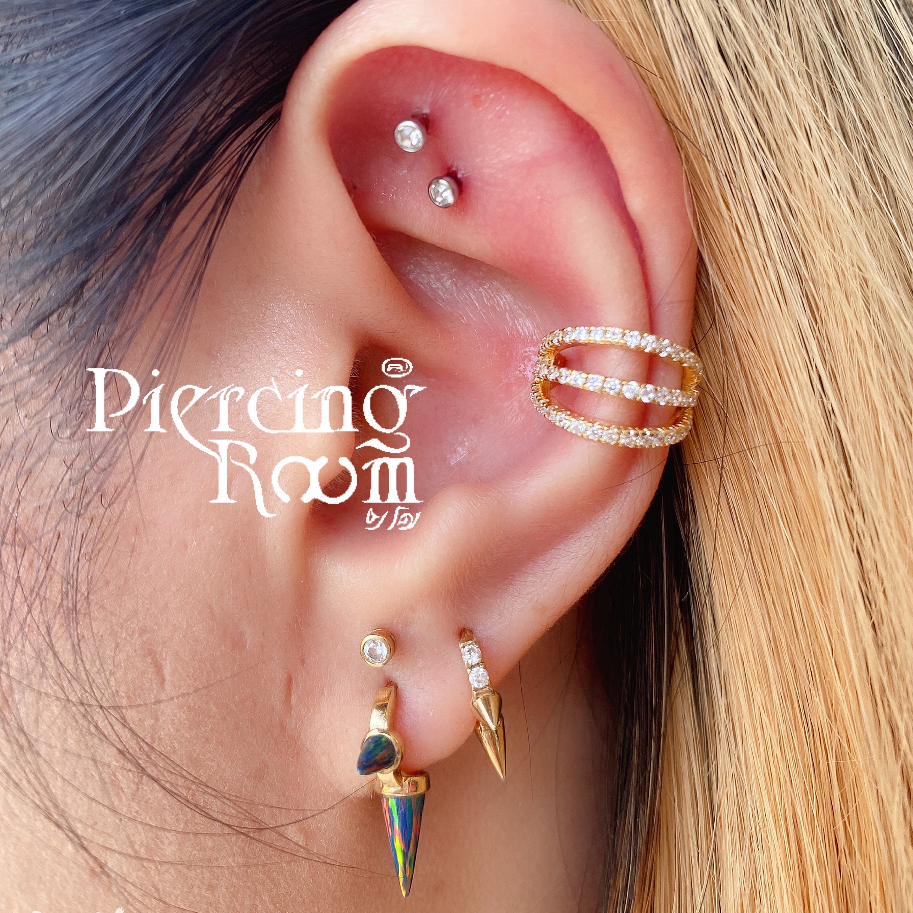 Tri Curved CZ Conch Clicker Hoop Earring: Sterling Silver Conch